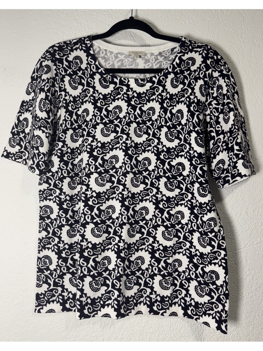 Talbots Size Medium Black & White Print Short Sleeve Women's Shirt